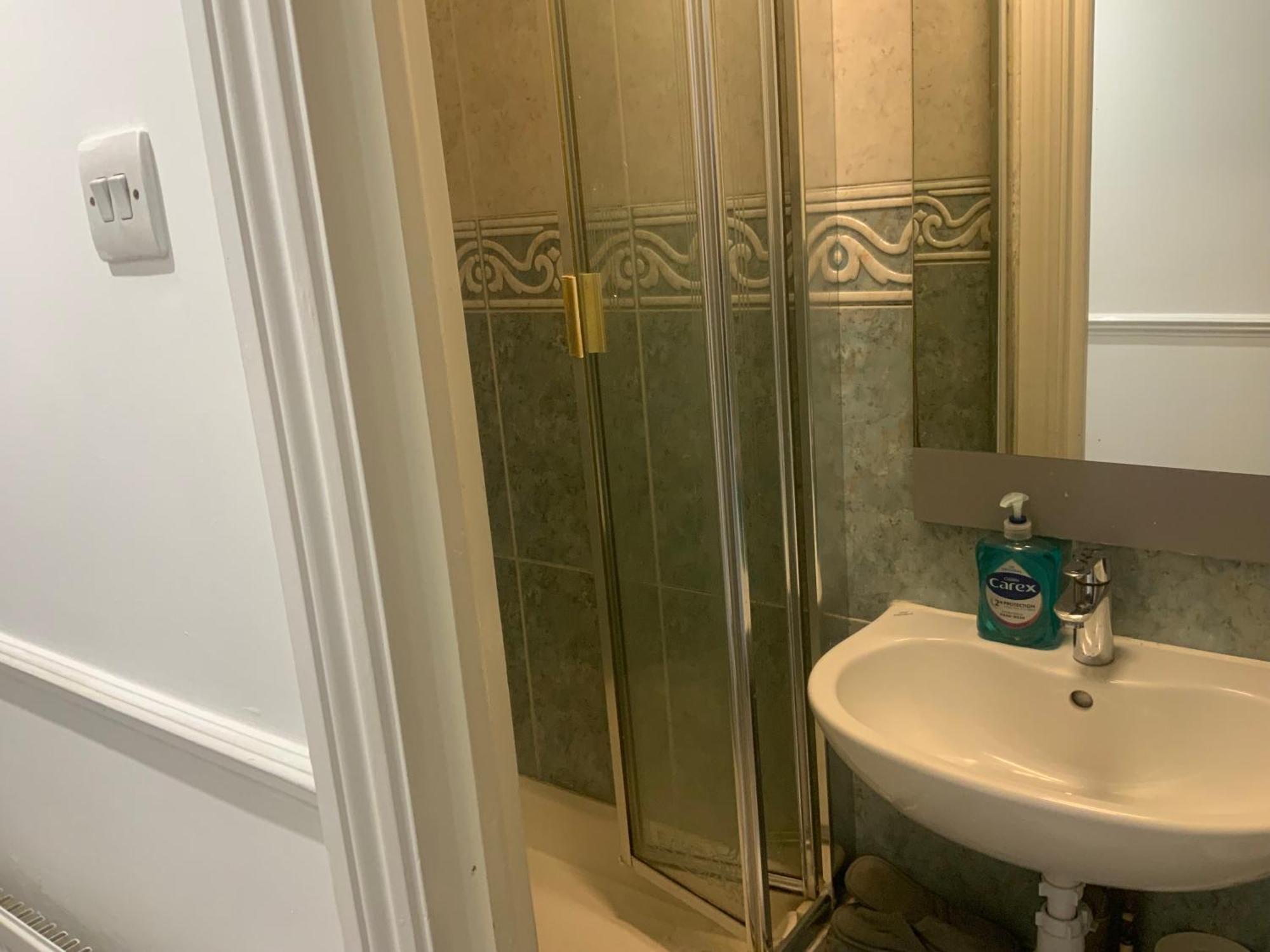 The London En-Suite Ilford Esterno foto