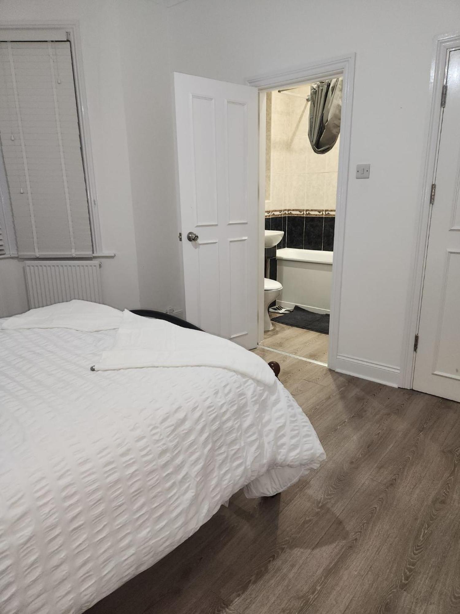 The London En-Suite Ilford Esterno foto