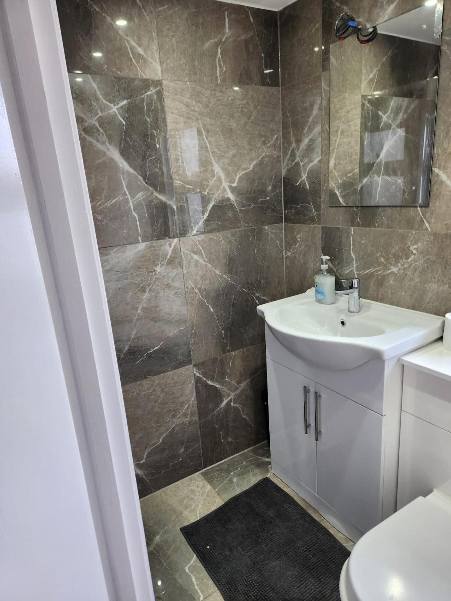 The London En-Suite Ilford Esterno foto